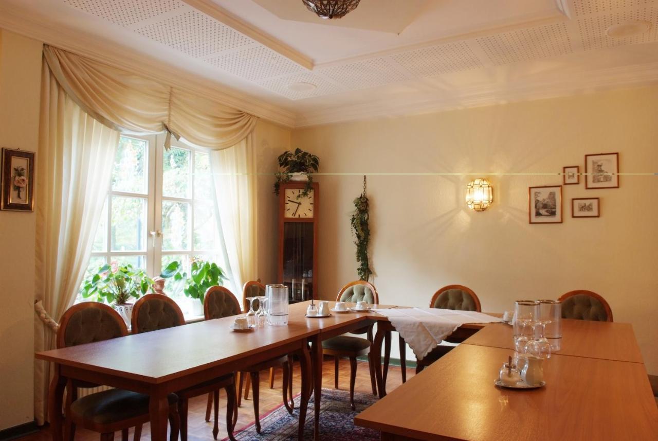 Hotel Waldquelle Аурих Екстериор снимка