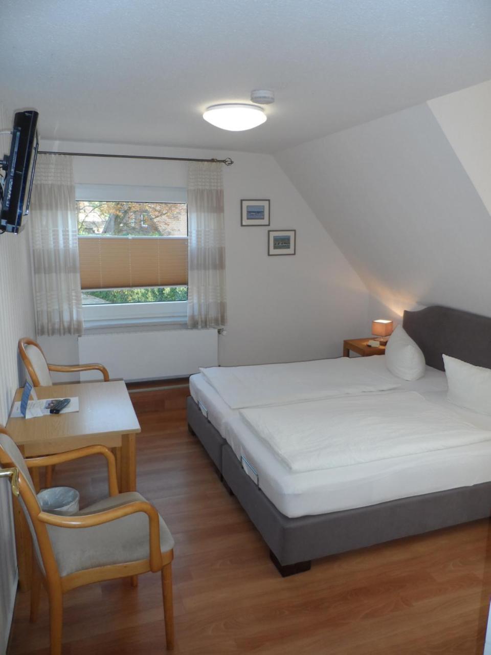 Hotel Waldquelle Аурих Екстериор снимка
